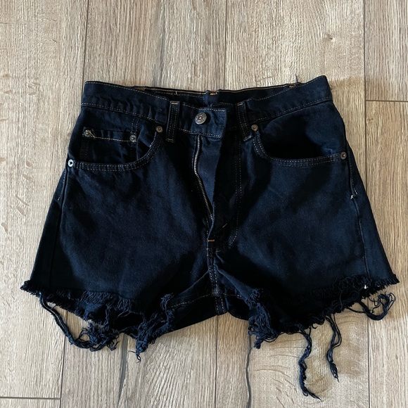 Levi Shorts - Picture 1 of 2